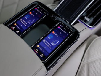 Состоялась долгожданная премьера обновленного Mercedes-Maybach S-Class для клиентов в России
