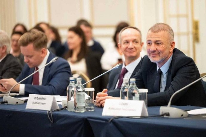 Суверенная Россия: позитивный сценарий будущего по версии Мельниченко
