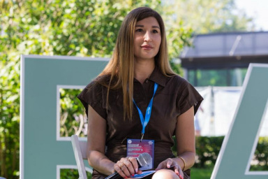 На VK Fest сооснователь &laquo;Разноцветных цыплят&raquo; рассказала, что семейная коммуникация определяет речевое будущее ребенка